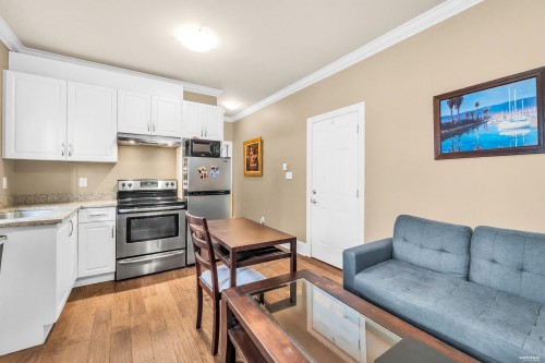 8480 Francis Road, Richmond, BC - Indoor Photo Showing Kitchen
