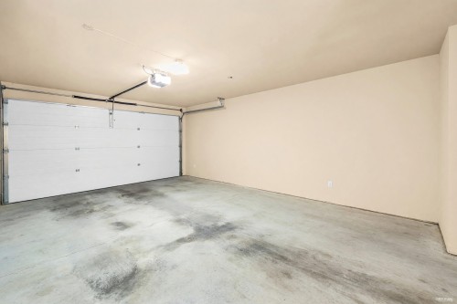 8480 Francis Road, Richmond, BC - Indoor Photo Showing Garage