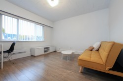 Top-Floor-315 19th Avenue WVancouver, BC V5Y 2B6
