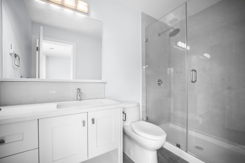 7-5377 8A Avenue, Delta, BC - Indoor Photo Showing Bathroom