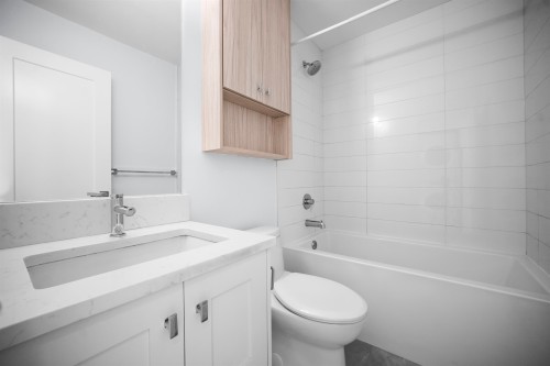 7-5377 8A Avenue, Delta, BC - Indoor Photo Showing Bathroom