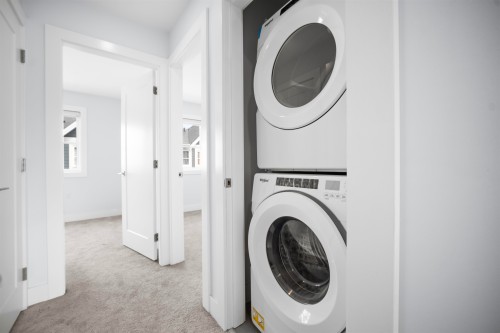 7-5377 8A Avenue, Delta, BC - Indoor Photo Showing Laundry Room