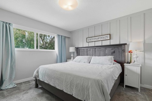 5351 Crescent Drive, Delta, BC - Indoor Photo Showing Bedroom