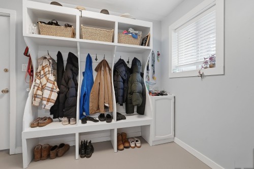 5351 Crescent Drive, Delta, BC - Indoor With Storage