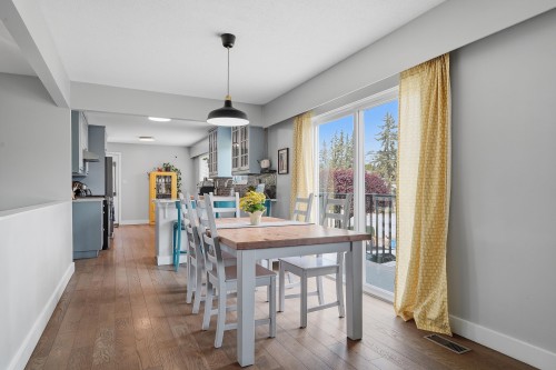 5351 Crescent Drive, Delta, BC - Indoor Photo Showing Dining Room