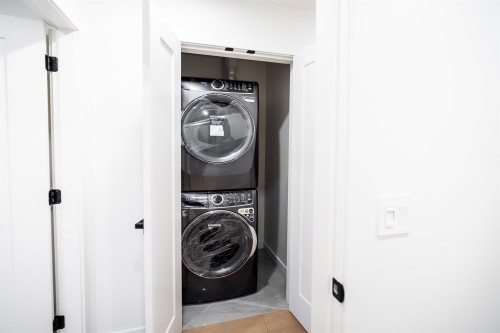 7960 Inverness Street, Vancouver, BC - Indoor Photo Showing Laundry Room