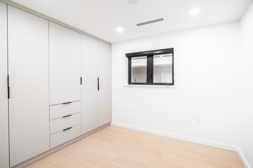 7960 Inverness Street, Vancouver, BC - Indoor Photo Showing Other Room