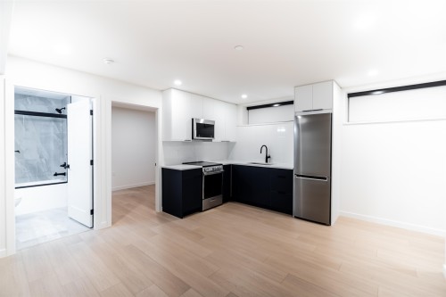 7960 Inverness Street, Vancouver, BC - Indoor Photo Showing Kitchen