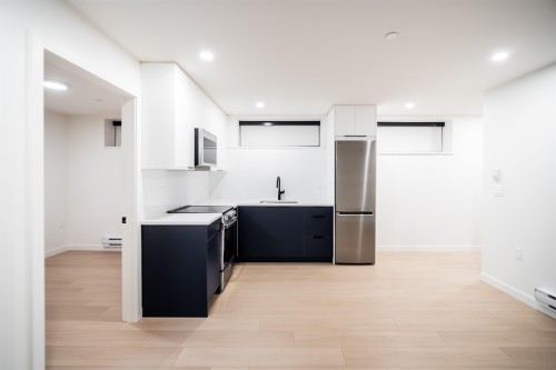 7960 Inverness Street, Vancouver, BC - Indoor Photo Showing Kitchen