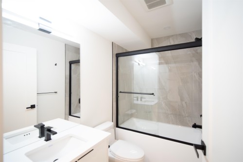 7960 Inverness Street, Vancouver, BC - Indoor Photo Showing Bathroom