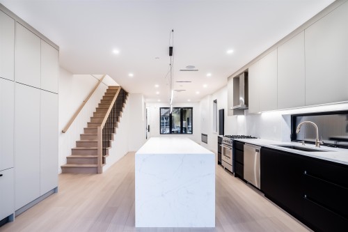 7960 Inverness Street, Vancouver, BC - Indoor Photo Showing Kitchen With Upgraded Kitchen