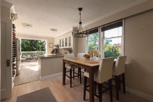 7952 15Th Avenue, Burnaby, BC - Indoor Photo Showing Dining Room