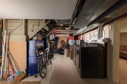 7952 15Th Avenue, Burnaby, BC - Indoor Photo Showing Basement