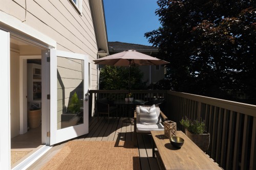 7952 15Th Avenue, Burnaby, BC - Outdoor With Exterior
