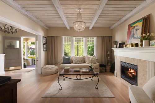 7952 15Th Avenue, Burnaby, BC - Indoor Photo Showing Living Room With Fireplace