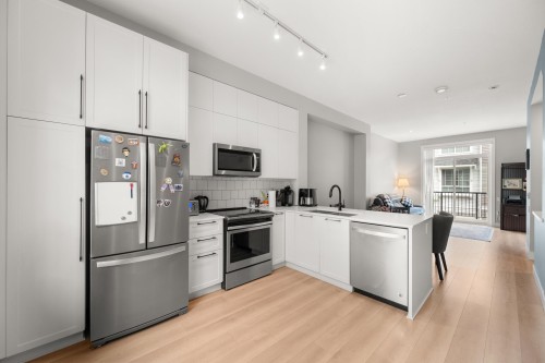74-19696 Hammond Road, Pitt Meadows, BC - Indoor Photo Showing Kitchen With Upgraded Kitchen