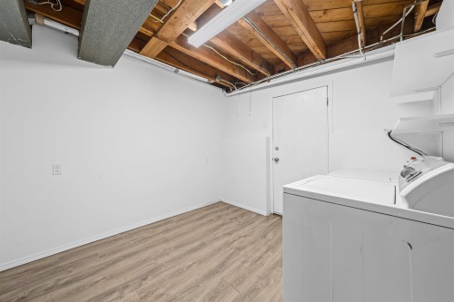 3356 Liverpool Street, Port Coquitlam, BC - Indoor Photo Showing Laundry Room