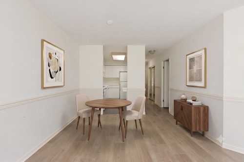 308-1327 Keith Road E, North Vancouver, BC - Indoor Photo Showing Dining Room