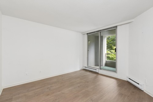 308-1327 Keith Road E, North Vancouver, BC - Indoor Photo Showing Other Room