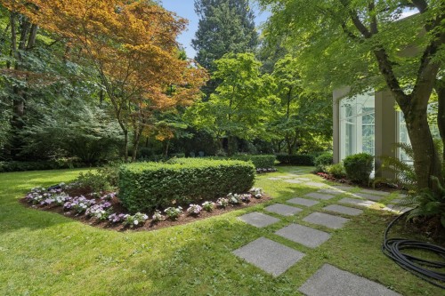 308-1327 Keith Road E, North Vancouver, BC - Outdoor