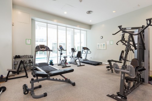 308-1327 Keith Road E, North Vancouver, BC - Indoor Photo Showing Gym Room