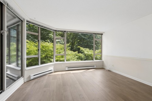 308-1327 Keith Road E, North Vancouver, BC - Indoor Photo Showing Other Room