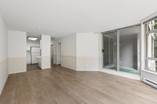 308-1327 Keith Road E, North Vancouver, BC - Indoor Photo Showing Other Room