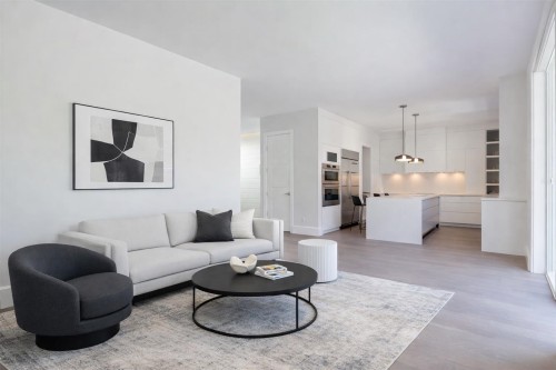 356 28Th Street W, North Vancouver, BC - Indoor Photo Showing Living Room
