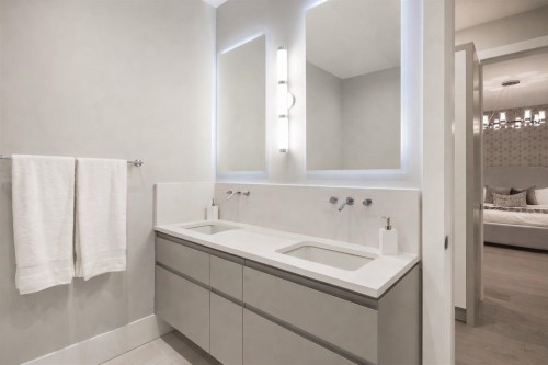 356 28Th Street W, North Vancouver, BC - Indoor Photo Showing Bathroom