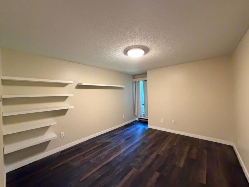 1210 Pacific Street, Coquitlam, BC - Indoor Photo Showing Other Room