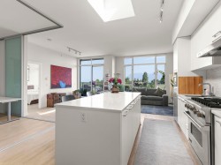 401-4355 10th Avenue W Vancouver, BC V6R 2H6