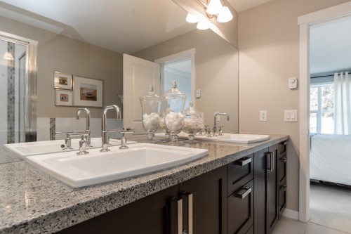 3355 Devonshire Avenue, Coquitlam, BC - Indoor Photo Showing Bathroom