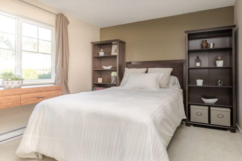 3355 Devonshire Avenue, Coquitlam, BC - Indoor Photo Showing Bedroom