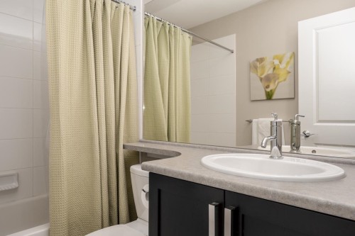 3355 Devonshire Avenue, Coquitlam, BC - Indoor Photo Showing Bathroom