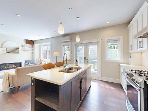 1338 23Rd Avenue E, Vancouver, BC - Indoor Photo Showing Kitchen With Double Sink With Upgraded Kitchen