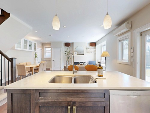 1338 23Rd Avenue E, Vancouver, BC - Indoor Photo Showing Kitchen With Double Sink