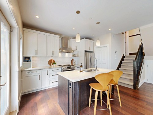 1338 23Rd Avenue E, Vancouver, BC - Indoor Photo Showing Kitchen With Double Sink With Upgraded Kitchen