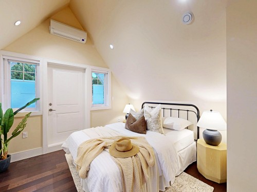 1338 23Rd Avenue E, Vancouver, BC - Indoor Photo Showing Bedroom