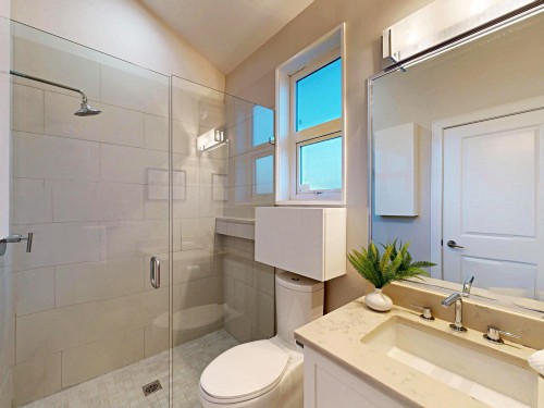 1338 23Rd Avenue E, Vancouver, BC - Indoor Photo Showing Bathroom