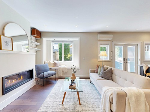 1338 23Rd Avenue E, Vancouver, BC - Indoor Photo Showing Living Room With Fireplace