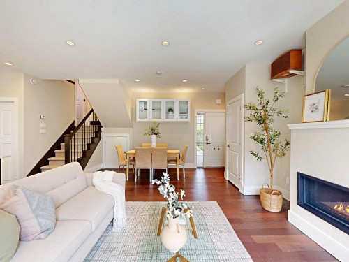 1338 23Rd Avenue E, Vancouver, BC - Indoor Photo Showing Living Room With Fireplace