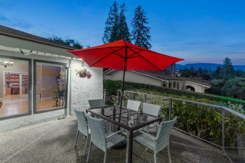 1285 Chartwell Crescent, West Vancouver, BC - Outdoor With Deck Patio Veranda