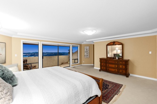 1285 Chartwell Crescent, West Vancouver, BC - Indoor Photo Showing Bedroom
