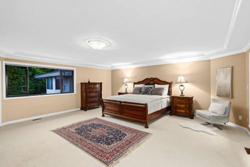 1285 Chartwell Crescent, West Vancouver, BC - Indoor Photo Showing Bedroom