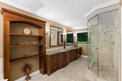 1285 Chartwell Crescent, West Vancouver, BC - Indoor Photo Showing Bathroom