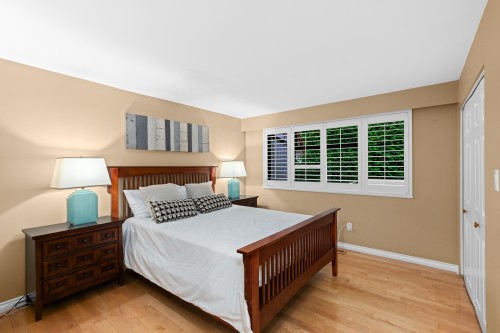 1285 Chartwell Crescent, West Vancouver, BC - Indoor Photo Showing Bedroom