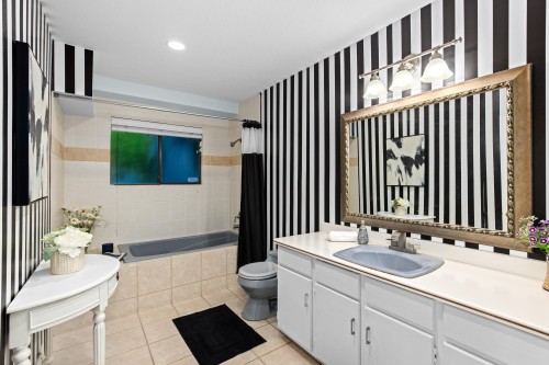 1285 Chartwell Crescent, West Vancouver, BC - Indoor Photo Showing Bathroom