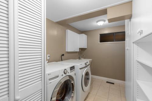 1285 Chartwell Crescent, West Vancouver, BC - Indoor Photo Showing Laundry Room