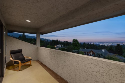 1285 Chartwell Crescent, West Vancouver, BC - Outdoor