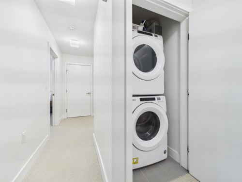 3544 Sawmill Crescent, Vancouver, BC - Indoor Photo Showing Laundry Room